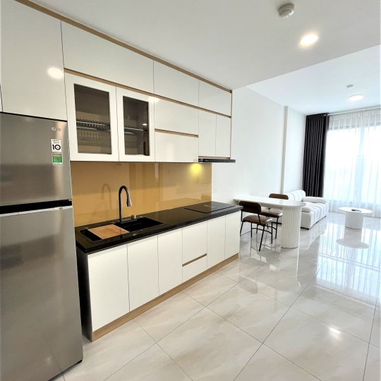 TỦ BẾP GỖ MDF KẾT HỢP NHỰA - CAN HỘ Q12