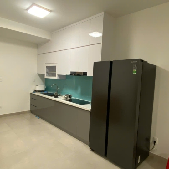 TỦ BẾP GỖ KẾT HỢP NHỰA CĂN HỘ CITI ESTO Q2